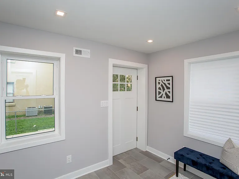 327 Wood St — Photo 34
