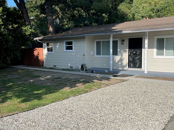 2nd image of 3910 Park Pl