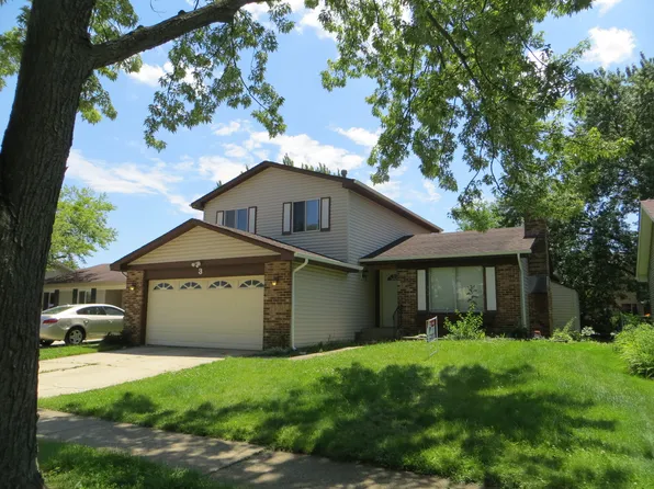 3 Plover Ct, Woodridge, IL 60517