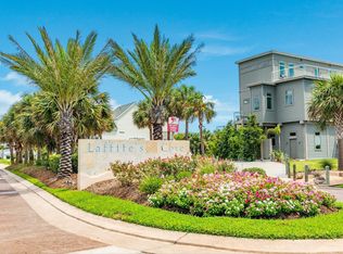 3654 Foremast Dr, Galveston, TX 77554