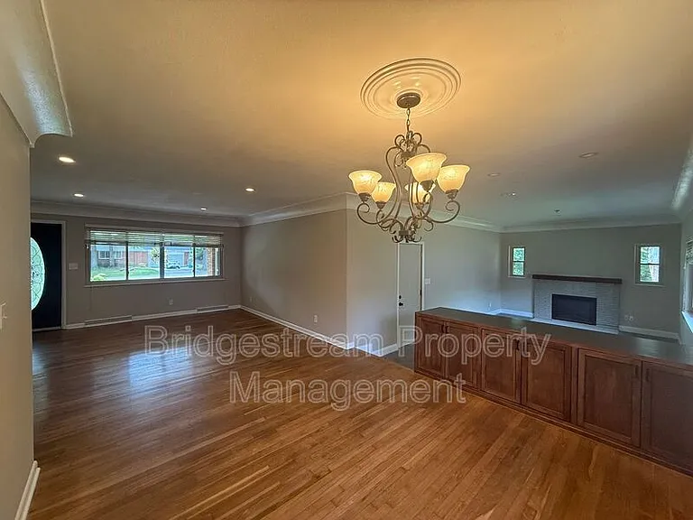 2708 Ater Dr — Photo 4