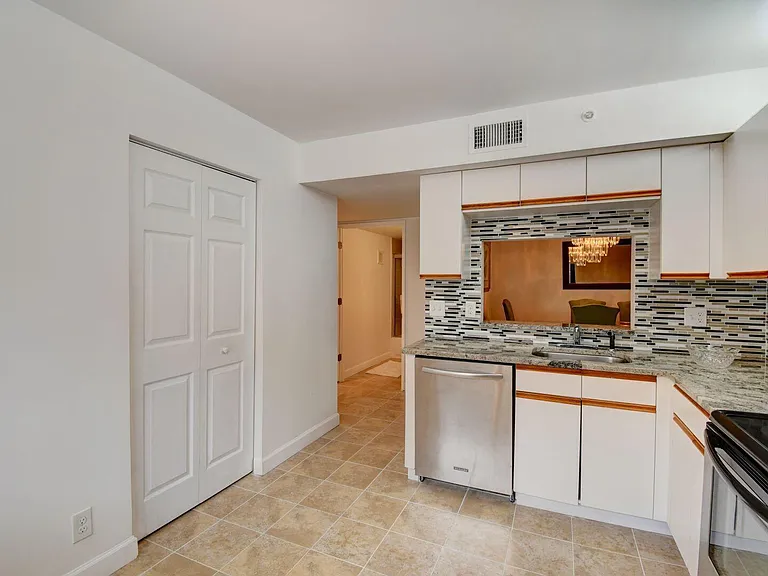 15364 Lakes Of Delray Blvd #45 — Photo 6