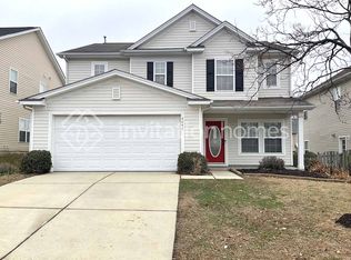 4047 Houldsworth Dr, Charlotte, NC 28213