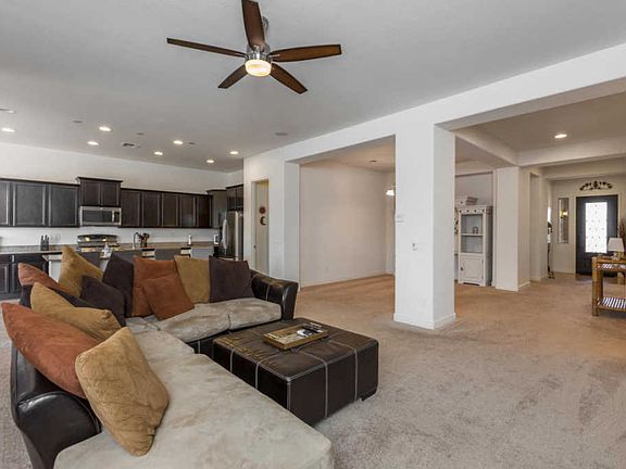 4th image of 1125 E Kingbird Dr