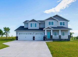 289 Redwood Dr, Mapleton, ND 58059