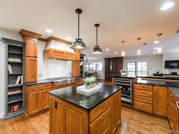 5th image of 3725 S Willow Cir