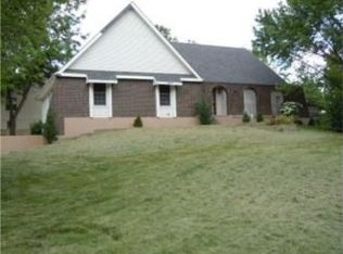 9800 N Campbell Dr, Kansas City, MO 64155