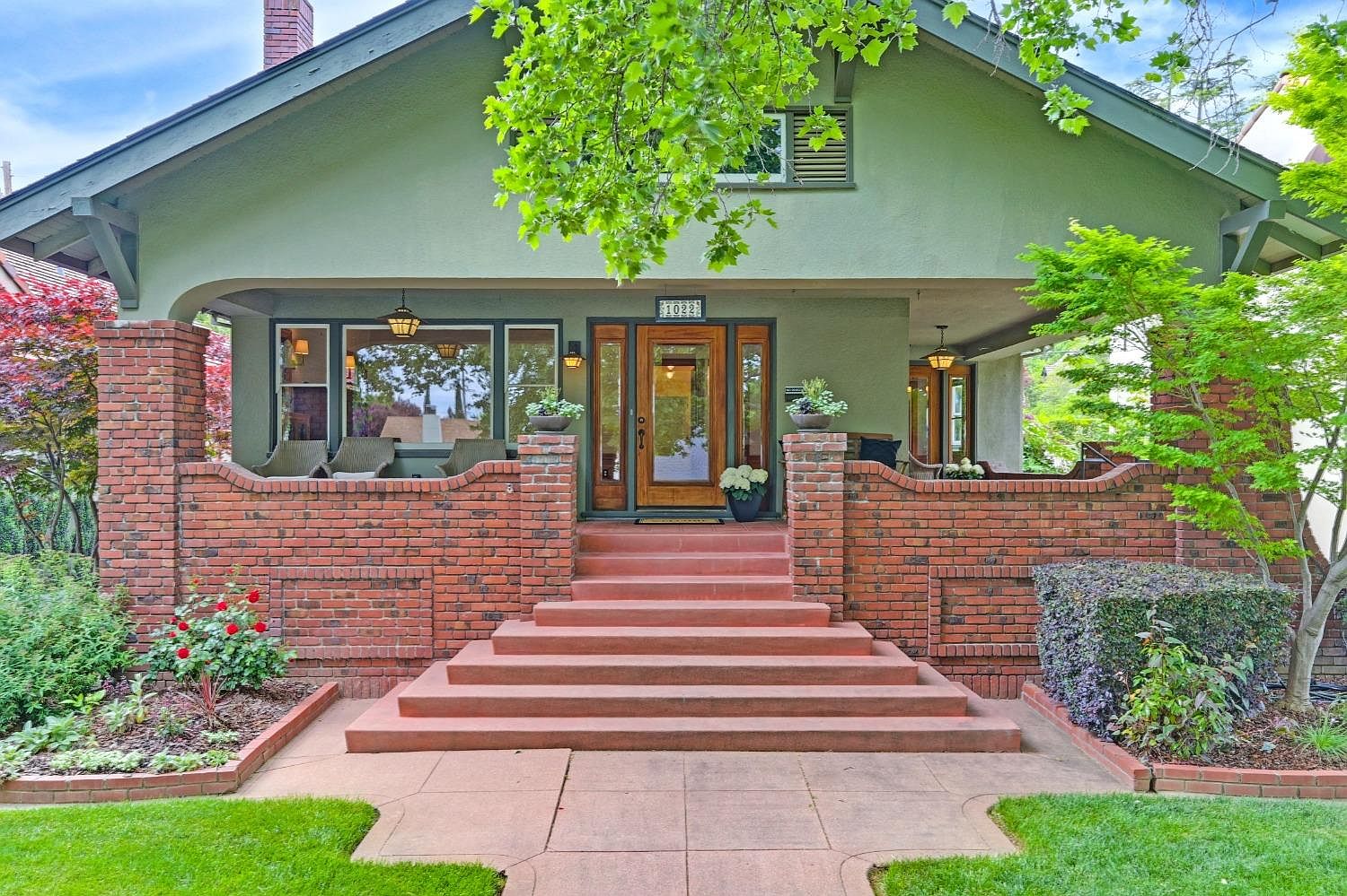 Beautifully Renovated Craftsman