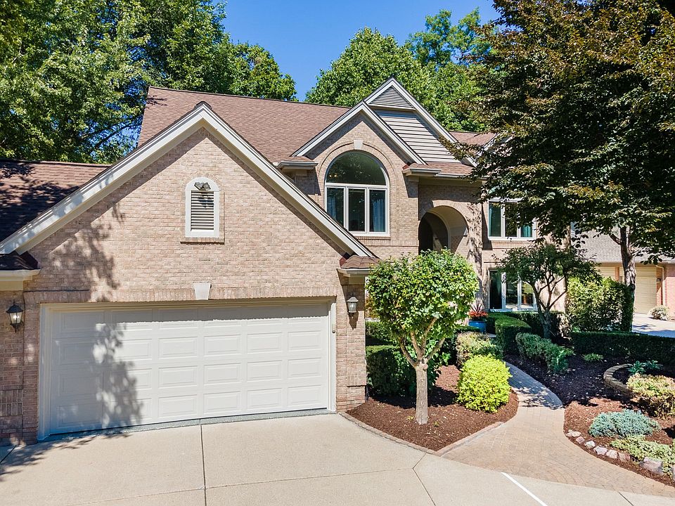 1st image of 1472 E Brookdale Dr