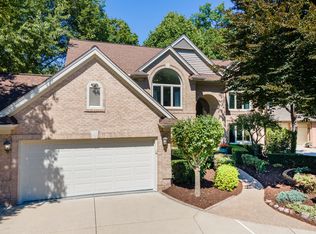1472 E Brookdale Dr, Troy, MI