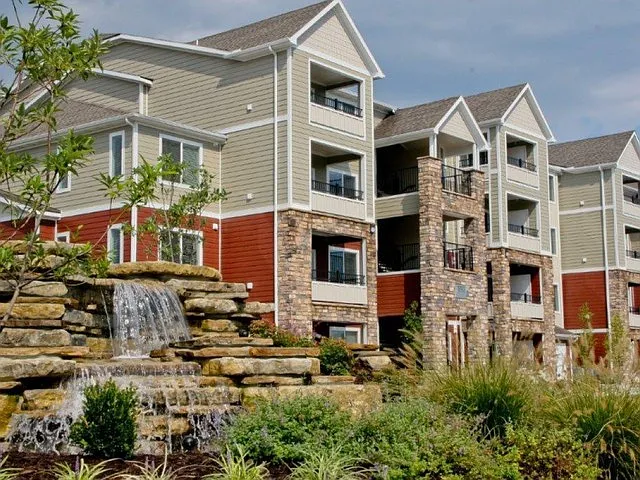 Steeplechase Apartments — Photo 39