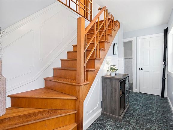 5th image of 6 Birchwood Dr