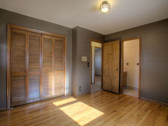5th image of 8534 Orchard Ave
