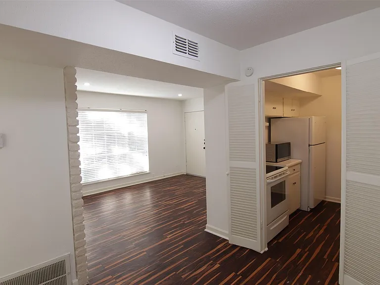 2101 Fountain View Dr #35 — Photo 7