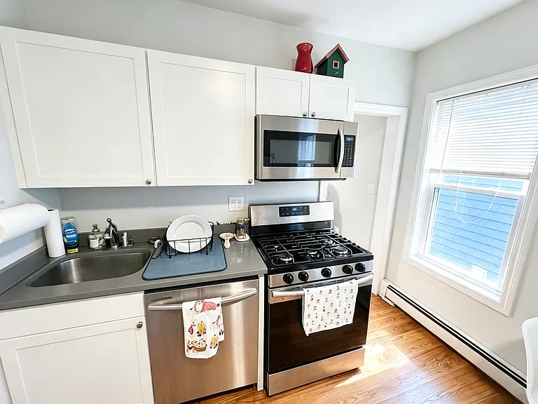 417 Cardinal Medeiros Ave #3 — Photo 5