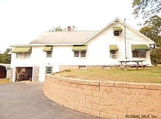 121 Haughney Rd, Troy, NY 12182