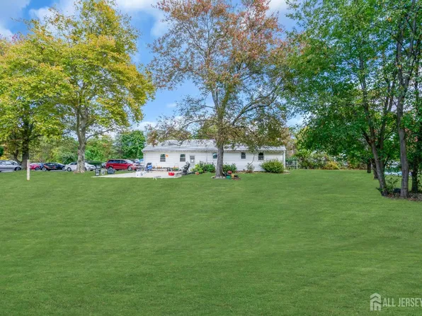 342 Ridge Rd, Dayton, NJ 08810