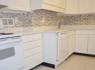 86 Monmouth St #701, Brookline, MA 02446