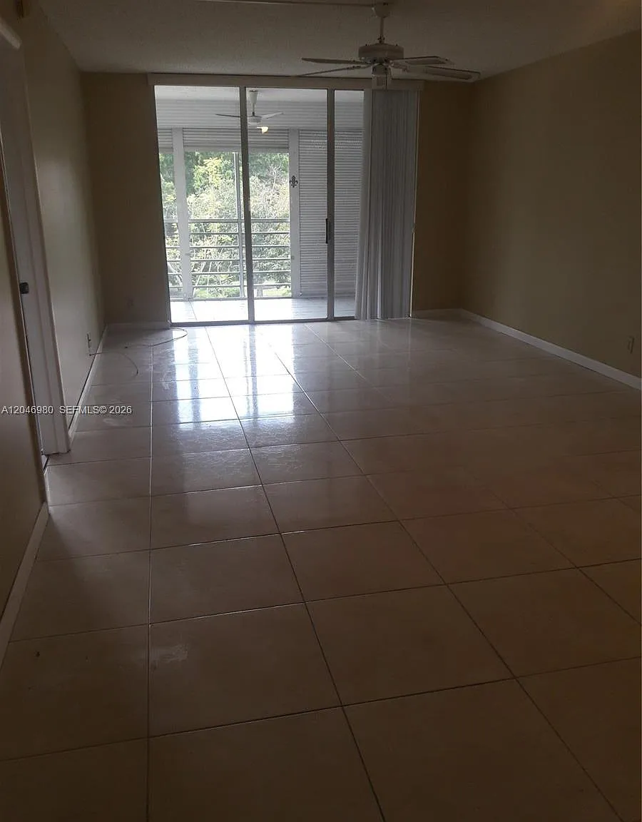 Cypress Chase Condo No 6 — Photo 2
