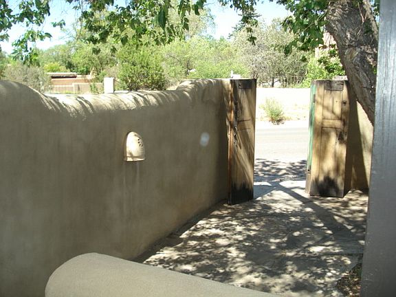 3rd image of 818 Old Santa Fe Trl