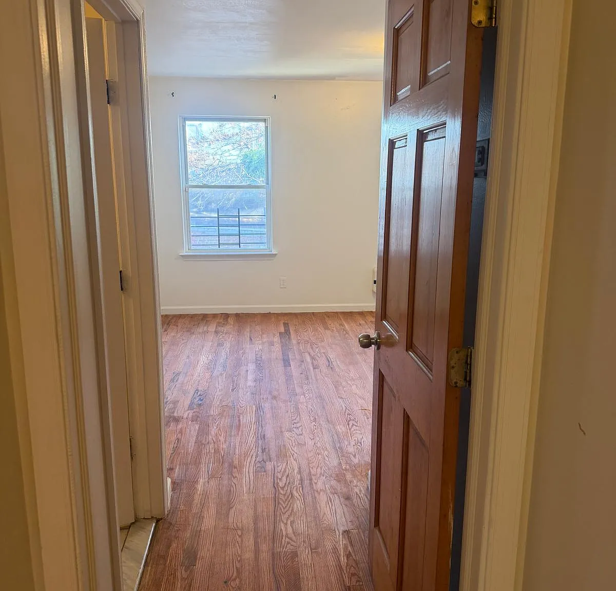 5 bed, 2900 sqft, $4,999 — Photo 3