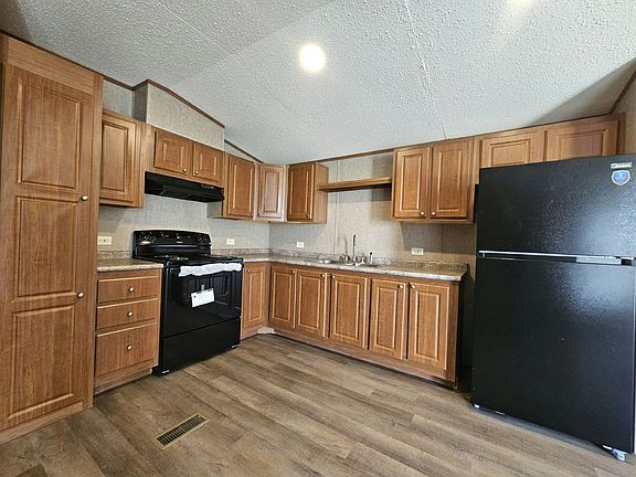 3rd image of 6280 Hamilton Dr #13