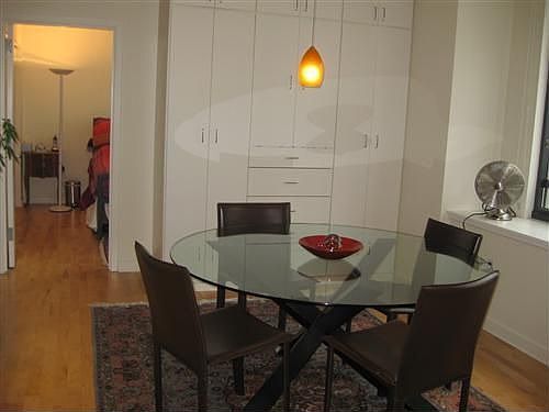 3rd image of 260 King St Unit 775