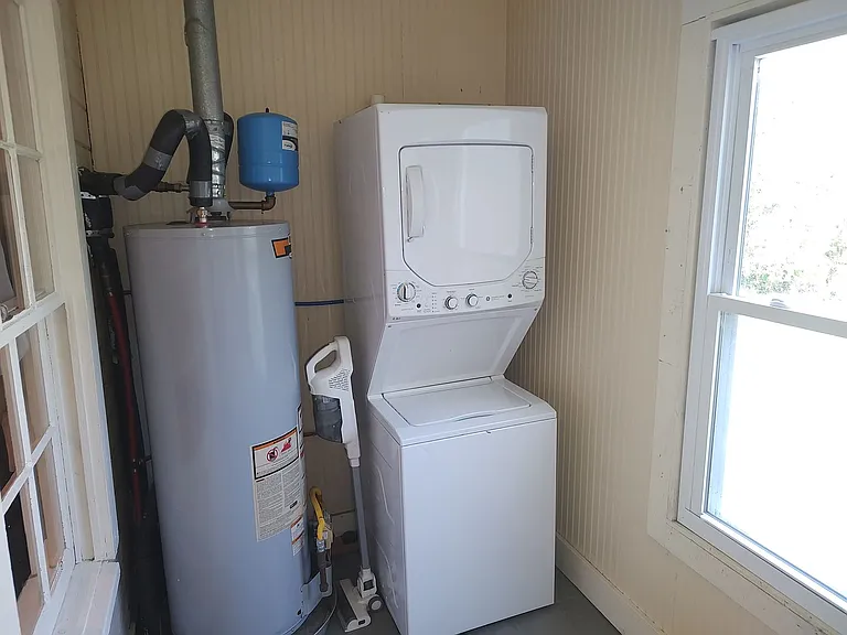 2102 Yellow Jacket Ln #B — Photo 8