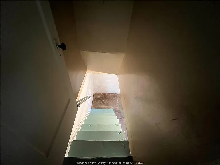 2423 Princess Ave — Photo 22