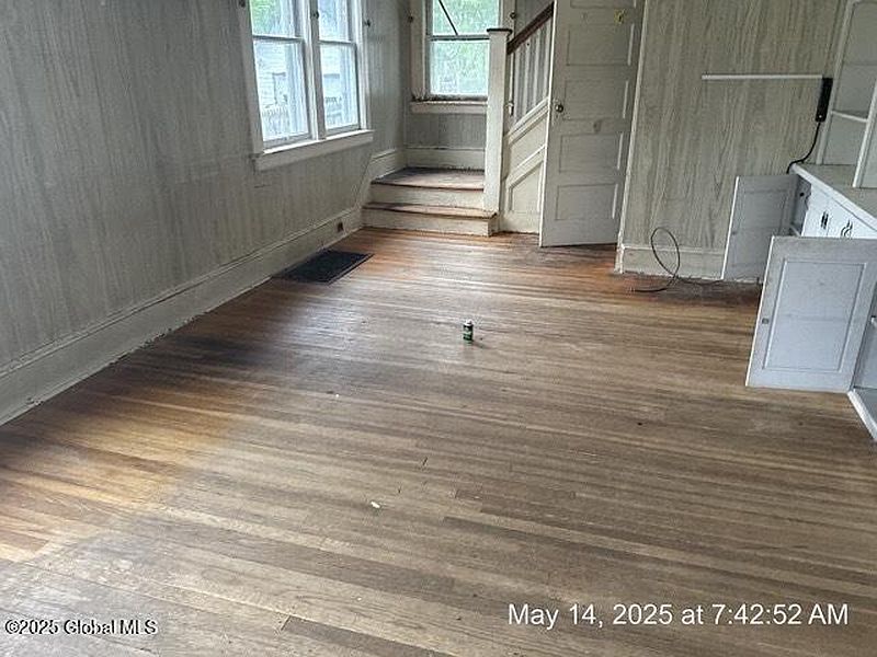 4th image of 23 Spruce Street