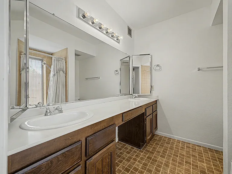 14612 N 49th Way — Photo 17