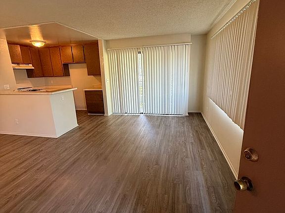 3rd image of 1930 Vassar St #114