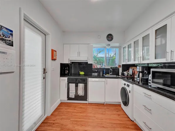 1101 99th St APT 8, Bay Harbor Islands, FL 33154