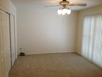 1109 N Oak Ct — Photo 4