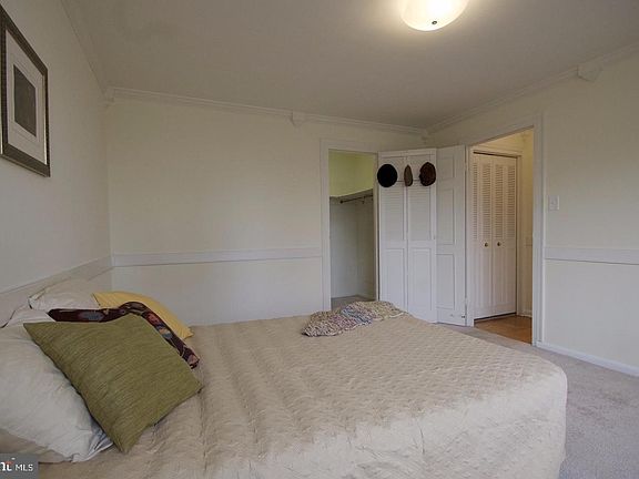 5th image of 10201 Grosvenor Pl APT 628