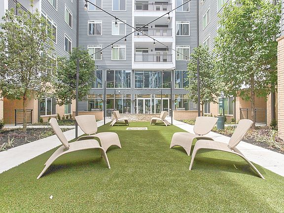 4th image of 120 9th St APT 1343