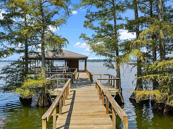 4th image of 1 Lake Point Pl