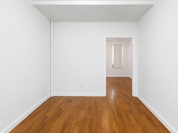 5th image of 294 Harman St #2W