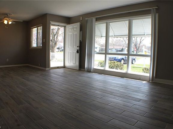 3rd image of 9670 Manorford Dr