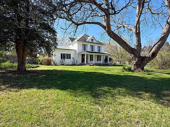 2nd image of 28 Crestview Dr