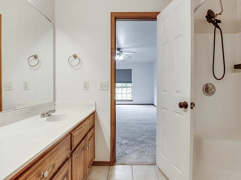 2508 Tyler Ln — Photo 8