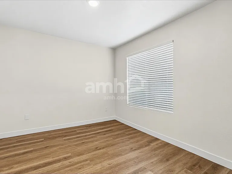 4071 E Abraham Ln — Photo 8