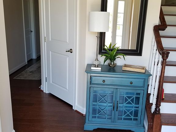 1st floor foyer