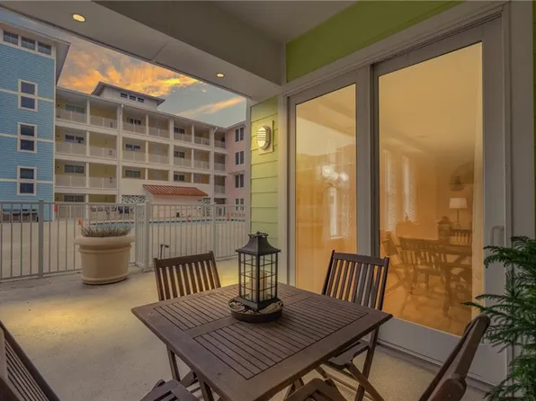 3738 Sandpiper Rd APT 116B, Virginia Beach, VA 23456