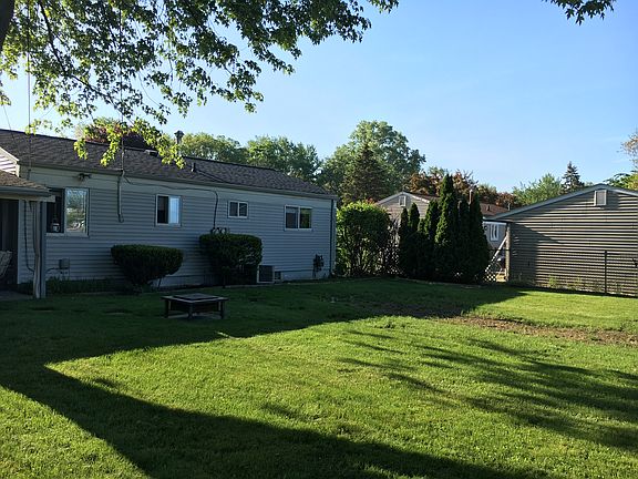 3rd image of 22085 Purdue Ave
