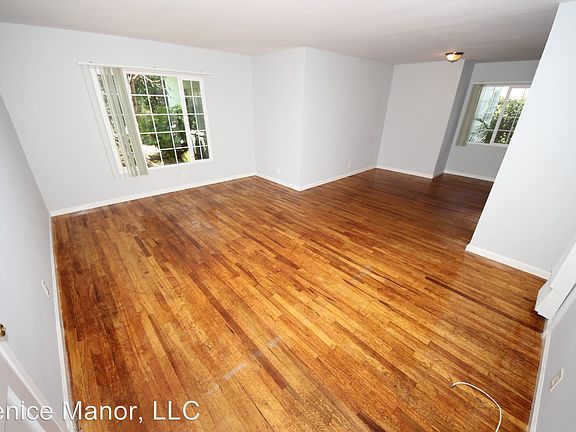 2nd image of 566 Venice Blvd APT 4