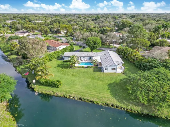 12660 SW 69th Ct, Pinecrest, FL 33156