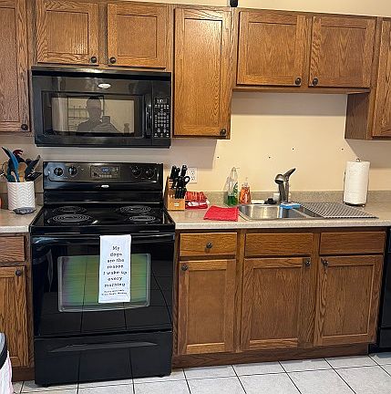 4th image of 905 Oak Tree Blvd NW