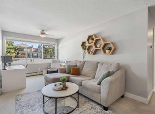 108 NW Village Hts SW #1, Calgary, AB T3H2L2