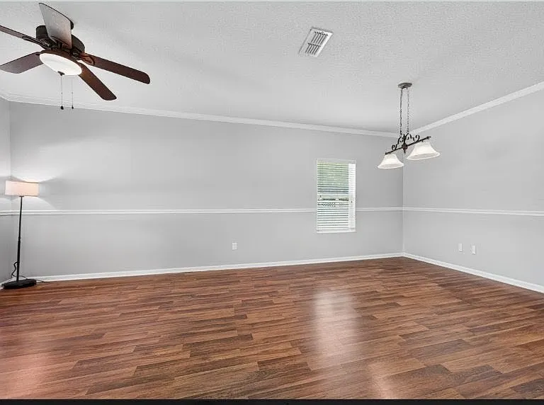 112 Kildrummy Ct — Photo 8
